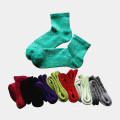 Novas meias esportivas sem a costura da costura da mão óssea Malha de reforço de fitness meias esportivas ao ar livre